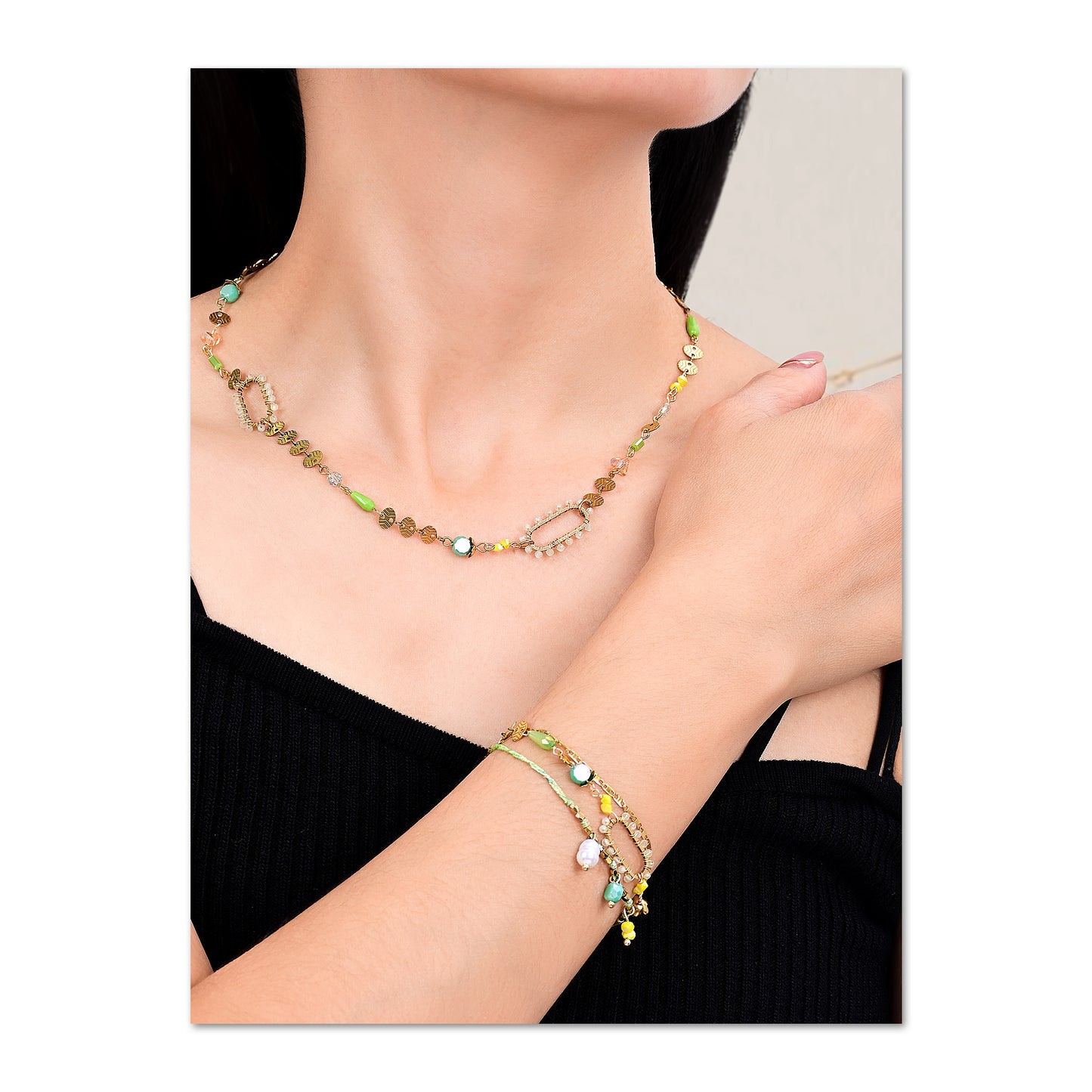 Jade Garden Halskette – Sanfte Frische, florale Balance