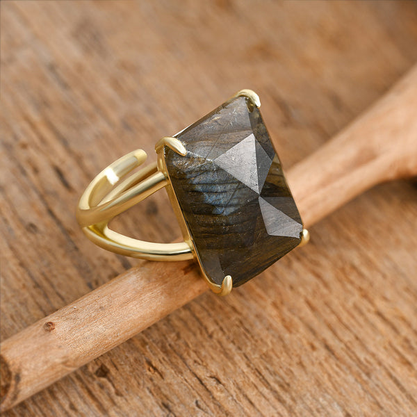 Crown Jewel Ring Labradorit – Magie & Wandel