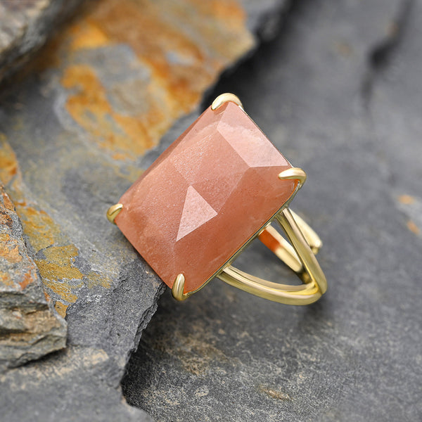 Crown Jewel Ring Pfirsich-Mondstein – Sanfte Intuition
