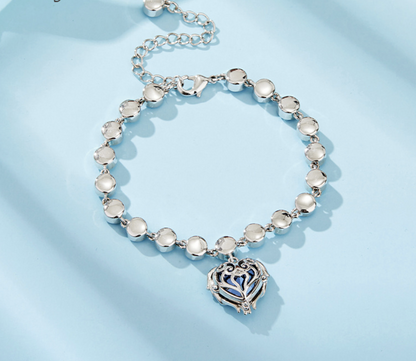 Angel Wings Necklace | Your guardian angel on the go