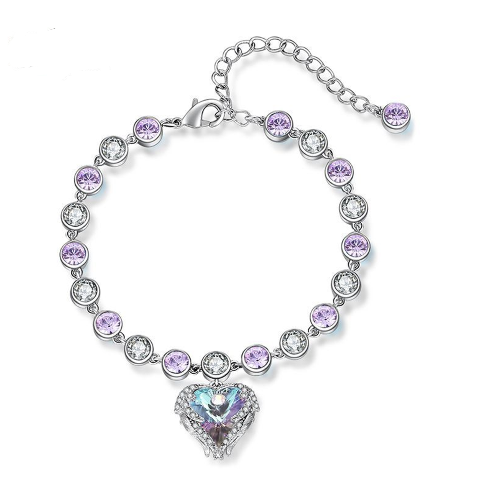 Angel Wings Necklace | Your guardian angel on the go